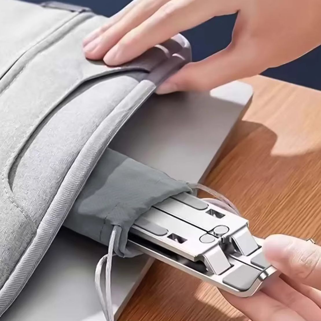 Suporte Ajustável Para Notebook Em Alumínio